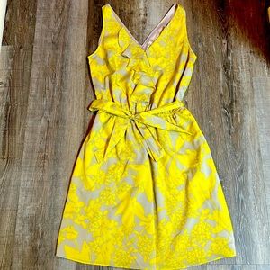 Express Dress Above the Knee in Yellow and Tan. Size XS.